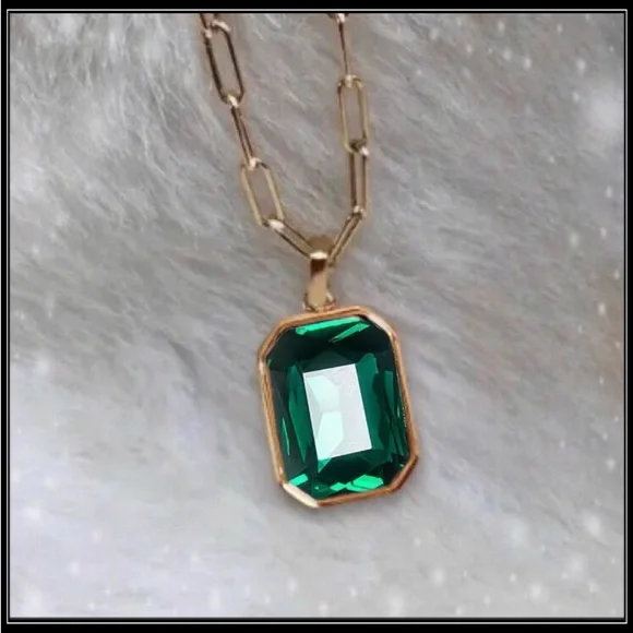 14k Gold Crystal Cut Emerald Minimalist Paperclip Necklace - Picture 4 of 9